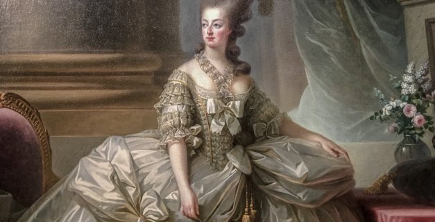 Marie-Antoinette en grand habit de cour